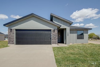 7308 E Marble Springs Dr, Nampa, ID 83687