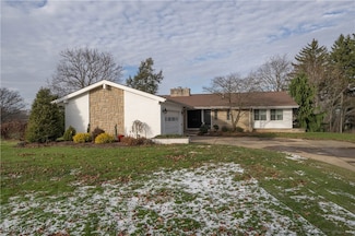 2925 Parkridge Cir NW, Canton, OH 44718