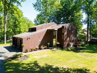 5565 Haasadahl Rd, Orefield, PA 18069