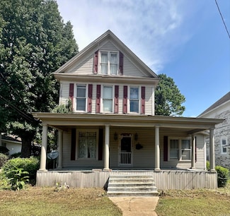 104 Wheeler St, Warren, AR 71671