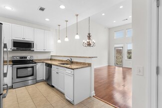 3 Harvest Dr Unit 308, North Andover, MA 01845