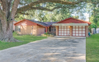 807 Golf Ct, Stafford, TX 77477