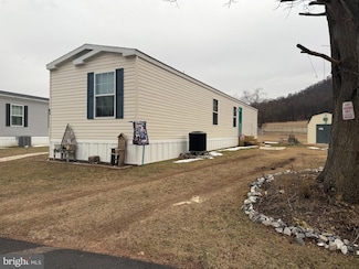 66 Kip Rd, Halifax, PA 17032