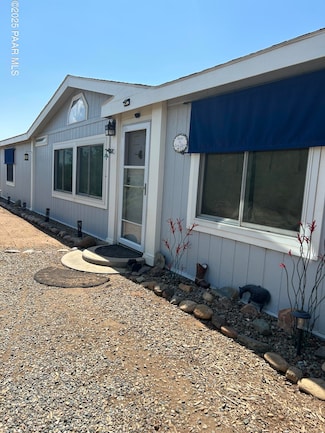 13686 S Burton Rd, Mayer, AZ 86333