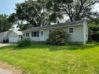 24 Arnold St, Ludlow, MA 01056