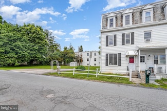 104 Miller Ln, Harrisburg, PA 17110