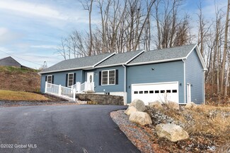 10 E Boylston St, Glens Falls, NY 12801