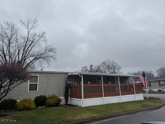 143 Gulf Stream Ln SE, New Philadelphia, OH 44663