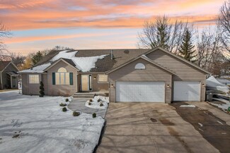 1338 Dunsmore Dr, Waconia, MN 55387