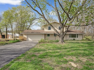 8901 Bodeker Rd, Walsh, IL 62297