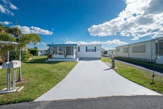 32 Anne Bonny Cir, Nokomis, FL 34275