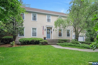 552 Godwin Ave, Midland Park, NJ 07432