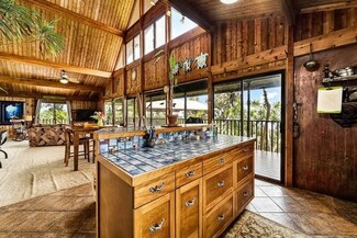 88-1554 Ala Pakaua St, Captain Cook, HI 96704