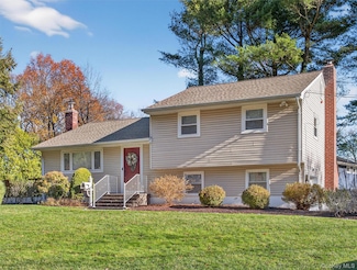 68 Eberling Dr, New City, NY 10956