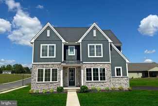 836 Wheatfield Ln, Lebanon, PA 17042