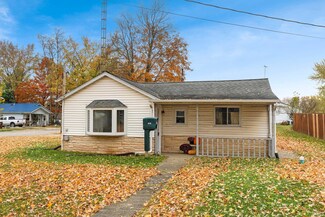 616 20th St, Auburn, IN 46706