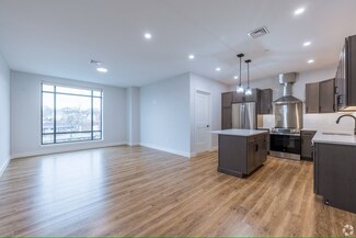 21 Summer St Unit 201, Natick, MA 01760