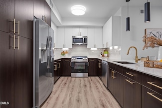 615 W Peace St Unit 202, Raleigh, NC 27605