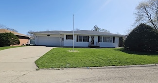 401 E Park St, Morrison, IL 61270
