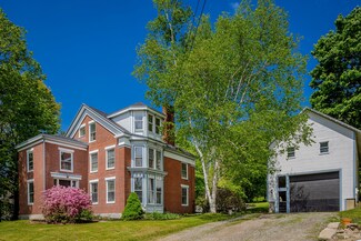 63 Main St, Rockport, ME 04856