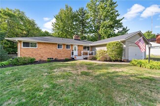 6661 Glenwillow Dr, North Royalton, OH 44133