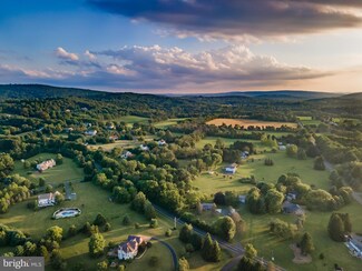 220 Valley View Rd, Riegelsville, PA 18077