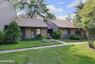 33 Claremont Ct, Red Bank, NJ 07701