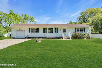 55 South Ave, Bayville, NJ 08721