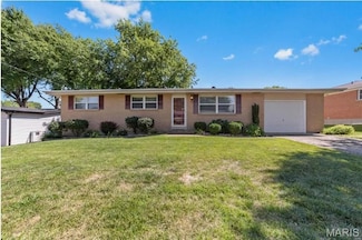 520 Rebecca Dr, Saint Charles, MO 63301