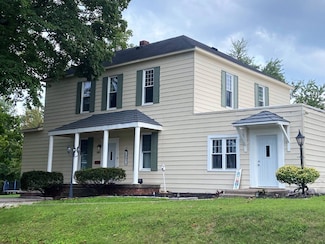 202 N Market St, Mount Carmel, IL 62863