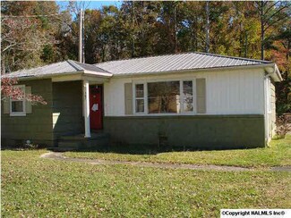 107 Bingham St, Scottsboro, AL 35768