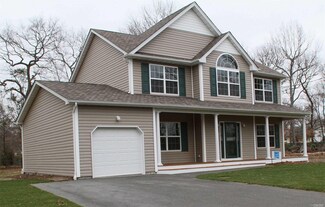 334 Blue Point Rd, Farmingville, NY 11738