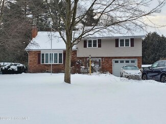 27 Laurel Ln, Ballston Spa, NY 12020