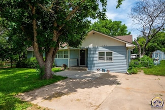 151 W 4th St, Auburn, KS 66402