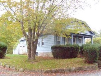 52 Illinois Ave, North Dartmouth, MA 02747