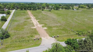439 Maiden Ln, Henryetta, OK 74437