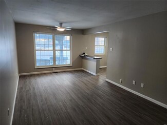 8736 Santa Bella Dr Unit A, Hazelwood, MO 63042
