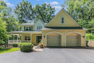 6155 Carey Rd, Commerce Township, MI 48382
