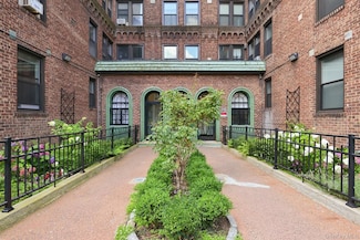 8300 Talbot St Unit 6H, Kew Gardens, NY 11415