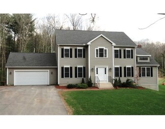 43 S Shore Dr, Sturbridge, MA 01566