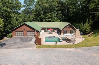 787 Sawyer Cove Rd, Hayesville, NC 28904