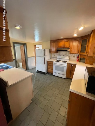 42 N Center St, Millerton, NY 12546