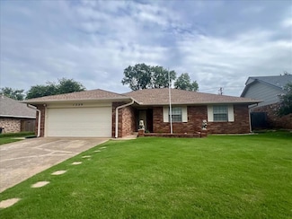 1329 NE 20th Place, Moore, OK 73160