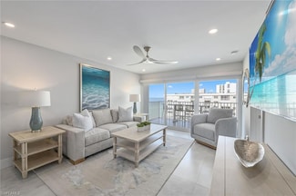 3443 Gulf Shore Blvd N Unit 813, Naples, FL 34103