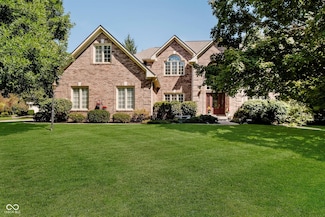 4827 Woods Edge Dr, Zionsville, IN 46077
