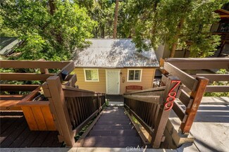 789 Woodland Rd, Crestline, CA 92325