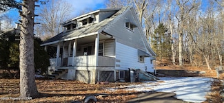 5191 Nuangola Rd, Mountain Top, PA 18707