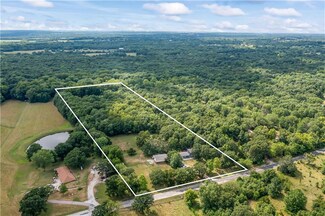 19724 S Hoover Rd, Pleasant Hill, MO 64080