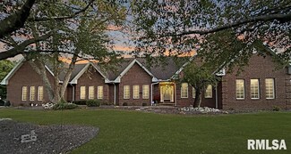 921 Birdie Ln, Quincy, IL 62305