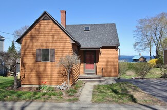 76 Union St, Belfast, ME 04915